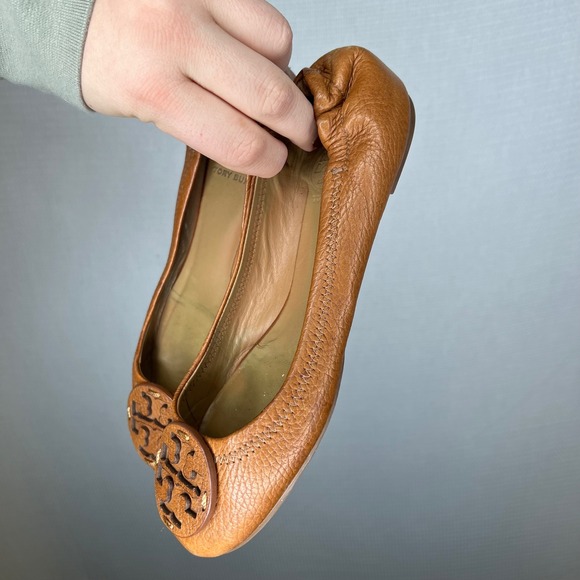 Tory Burch Reva Tan Leather Ballet Flats Round Toe Logo Women Size 6 - Picture 5 of 7